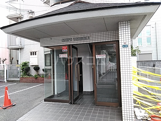 20/30 エントランス