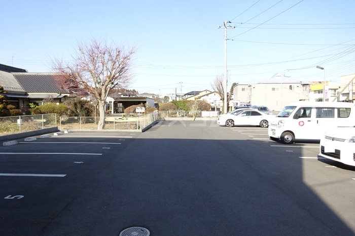 21/28 駐車場