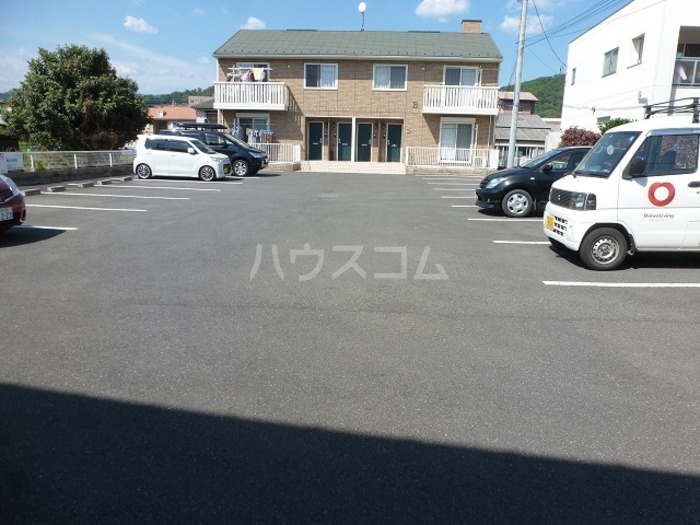 18/25 駐車場