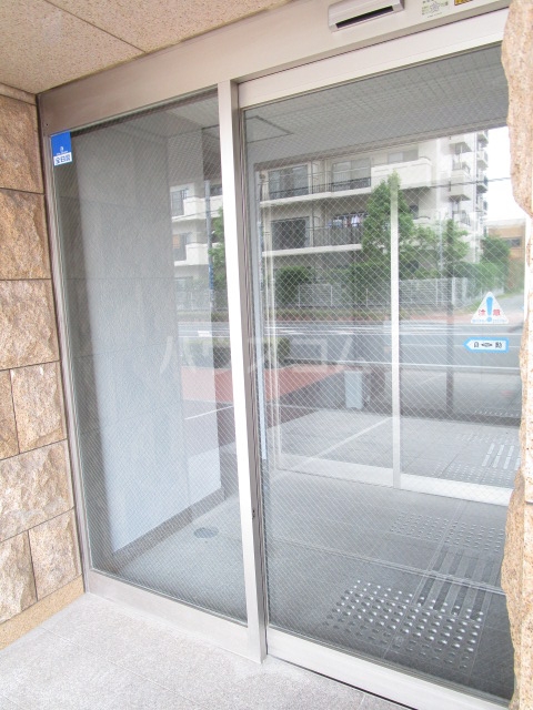 22/30 エントランス