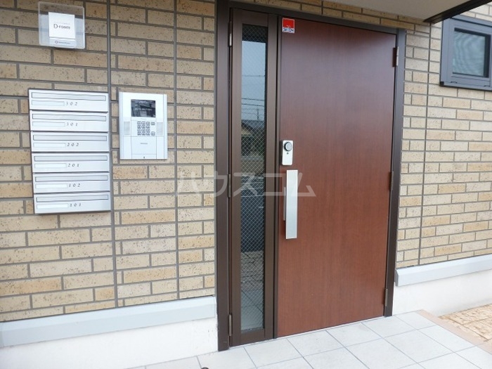 19/23 エントランス