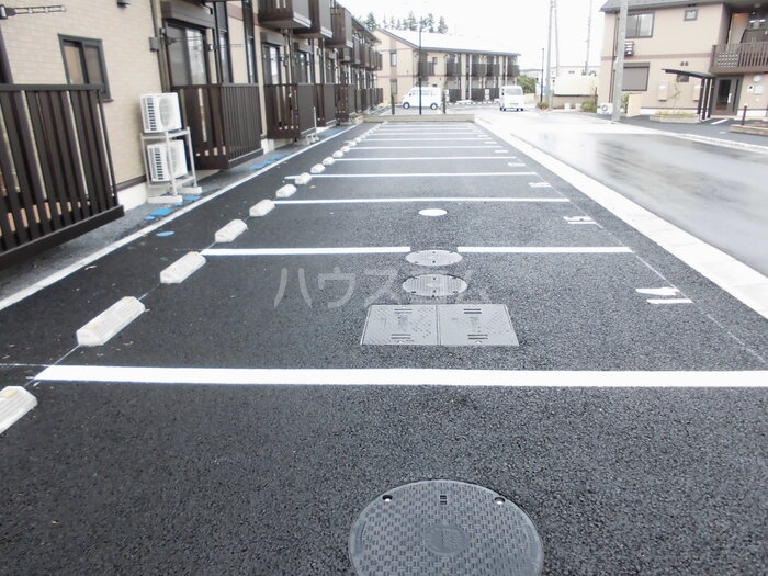 28/30 駐車場