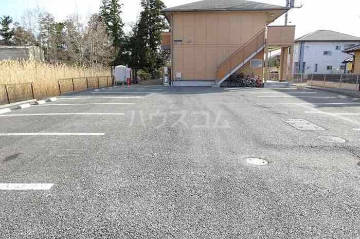 17/18 駐車場