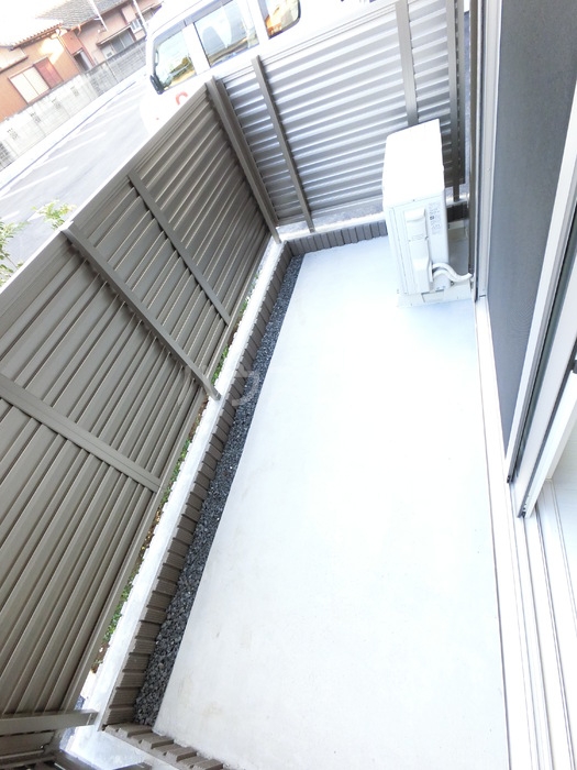 13/23 バルコニー