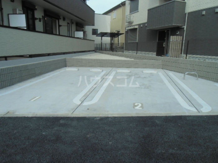 18/25 駐車場