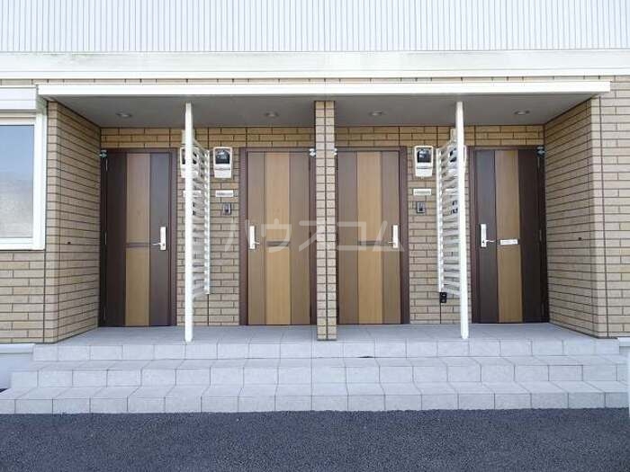 17/23 エントランス