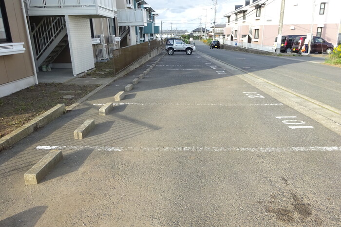 18/20 駐車場