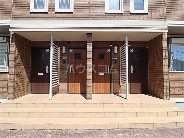 21/30 エントランス