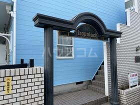 18/23 エントランス