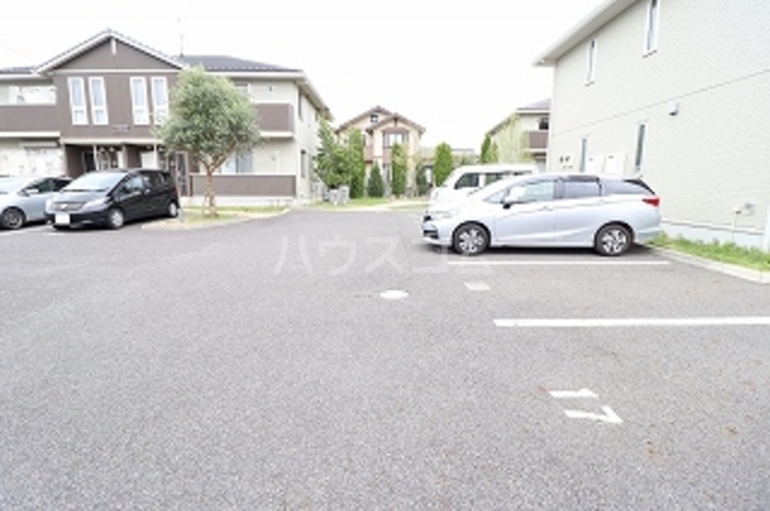 20/30 駐車場