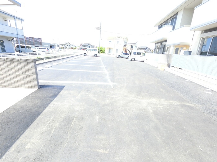 18/26 駐車場