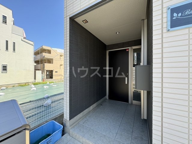 26/30 エントランス