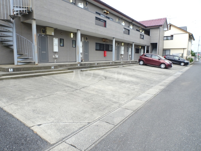 16/21 駐車場