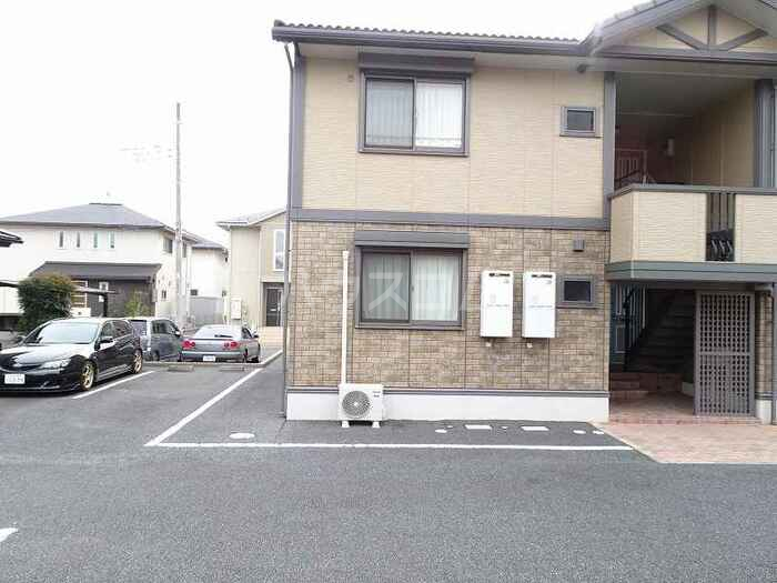 16/17 駐車場