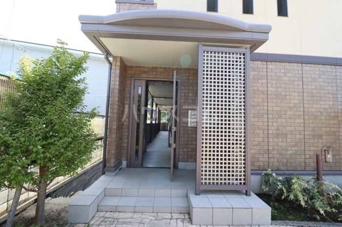 2/4 エントランス