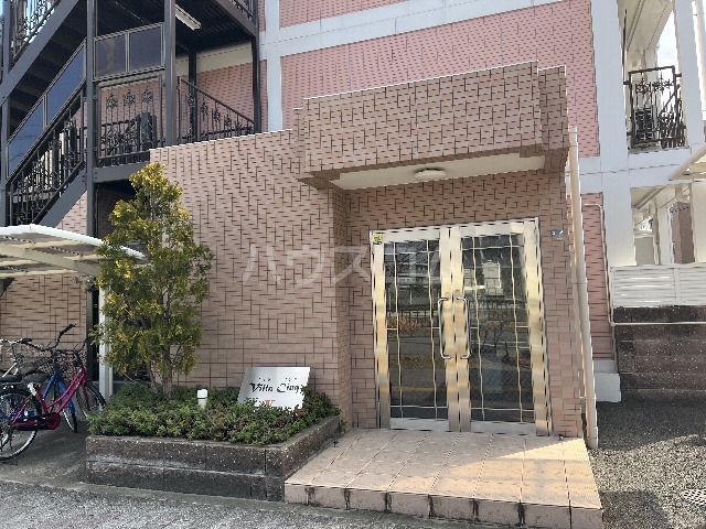 28/30 エントランス