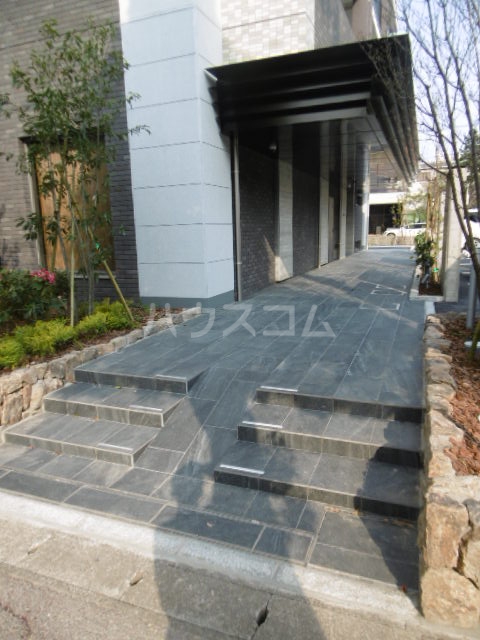 24/26 エントランス