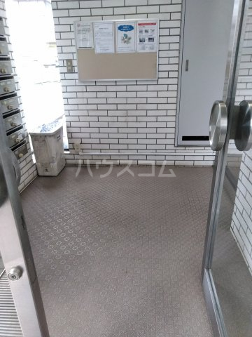 24/26 エントランス