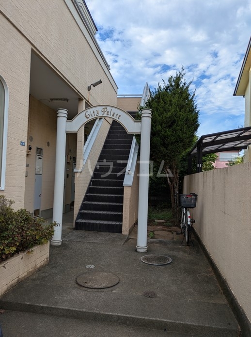 20/27 エントランス