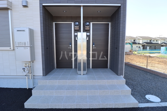 18/25 エントランス