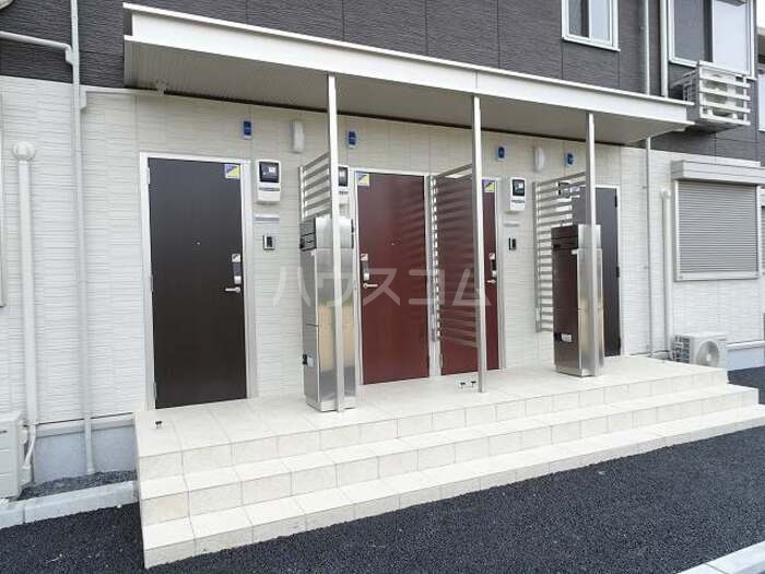 16/20 エントランス