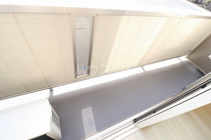 13/21 バルコニー