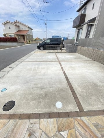 2/4 駐車場