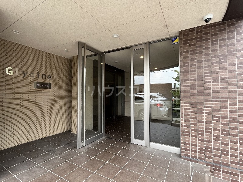 27/30 エントランス