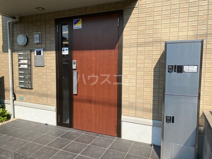 19/23 エントランス