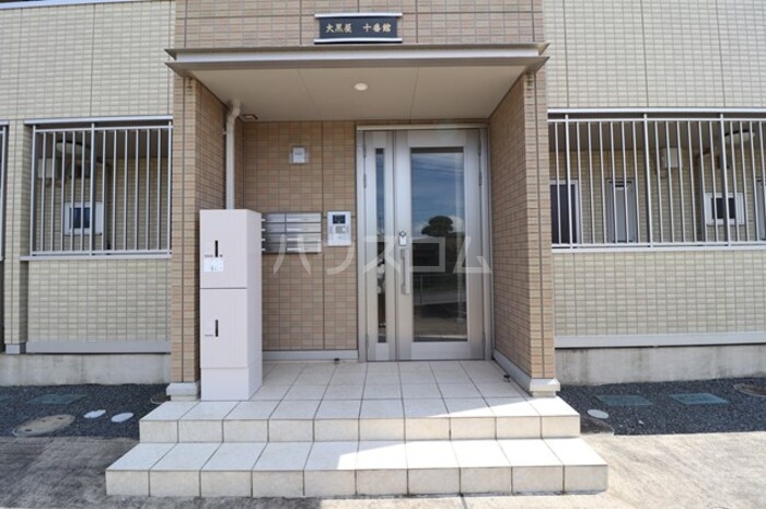 16/21 エントランス