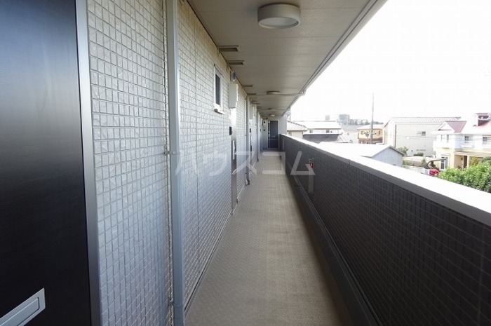 17/19 エントランス