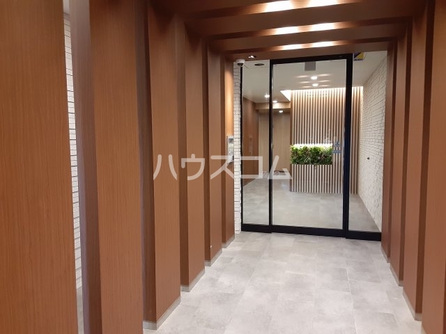 15/23 エントランス