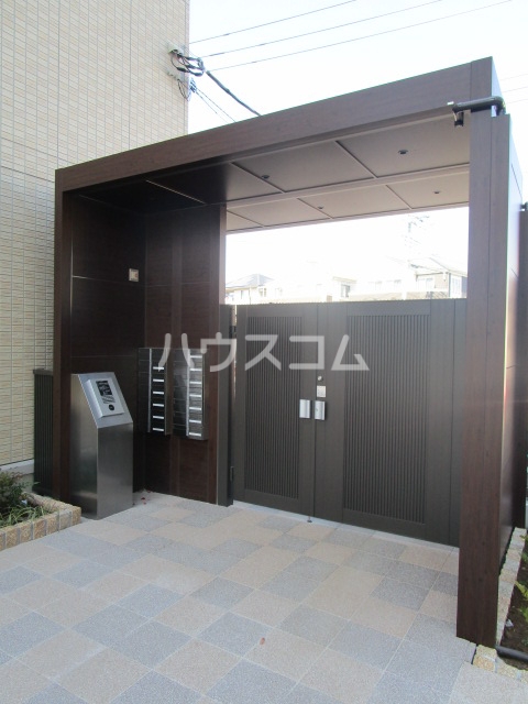 21/29 エントランス