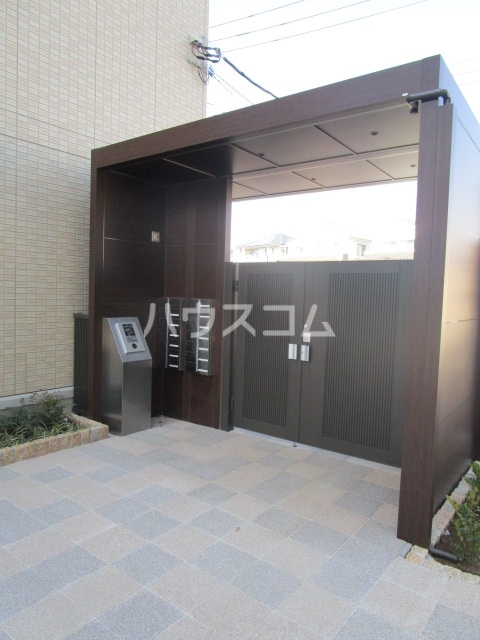 22/29 エントランス