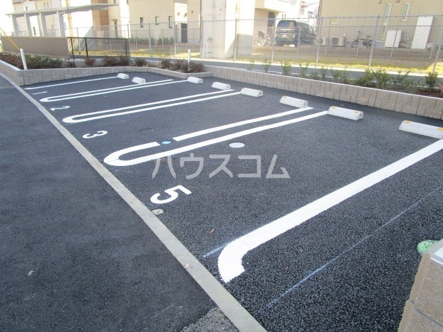 23/29 駐車場