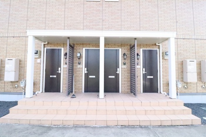 18/22 エントランス