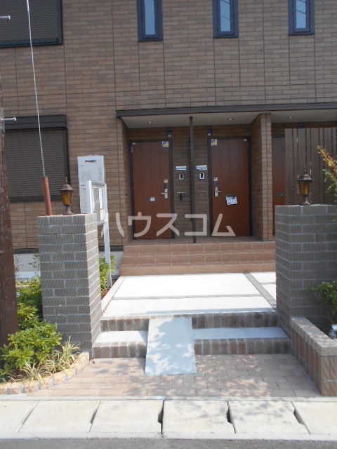 25/30 エントランス