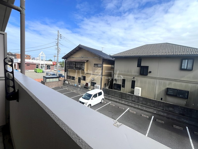 23/26 駐車場