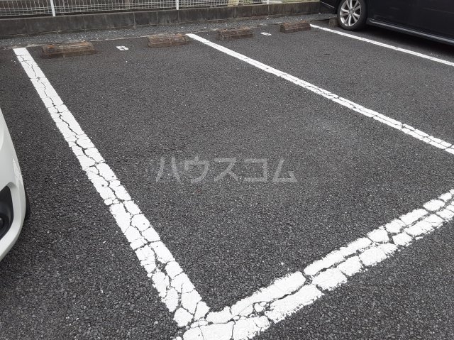 24/27 駐車場