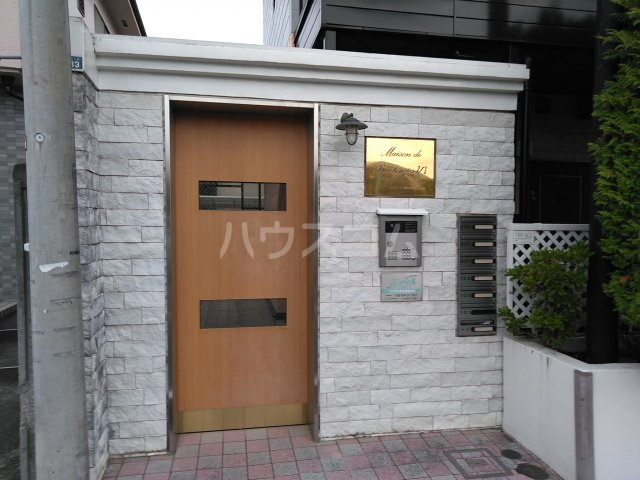 28/30 エントランス