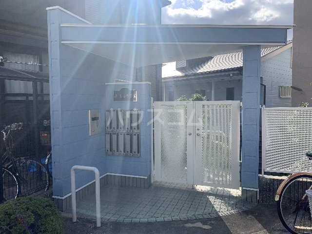 25/30 エントランス