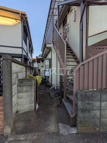 23/30 エントランス