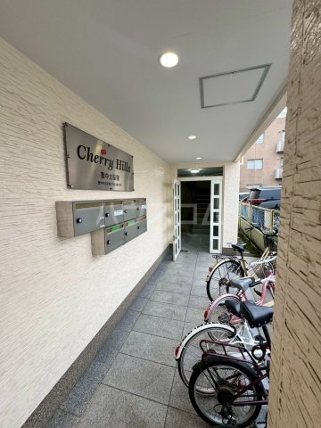 16/20 エントランス