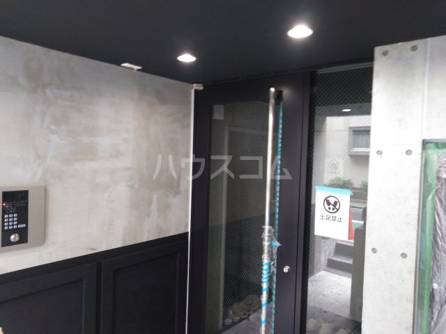 26/28 エントランス