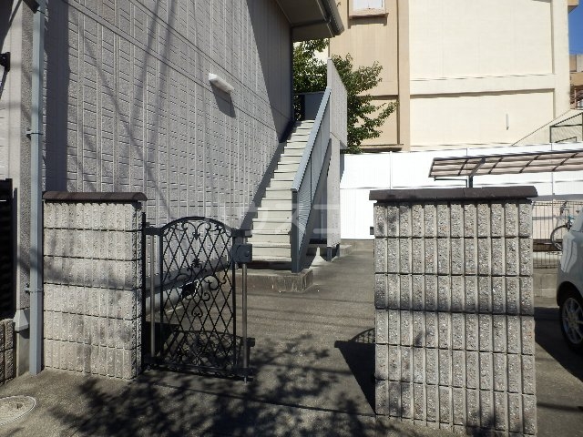 19/20 エントランス