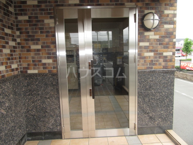 28/30 エントランス