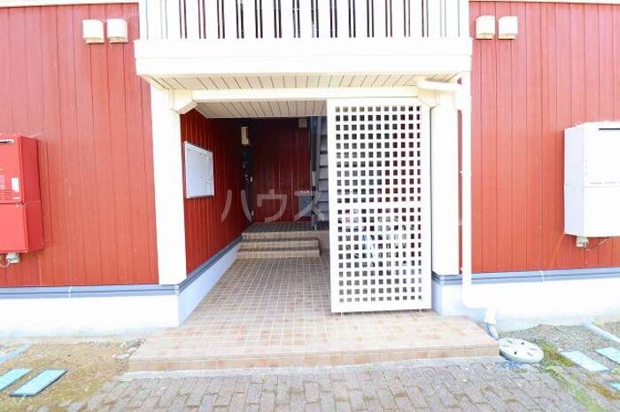 19/23 エントランス