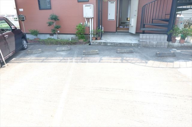 18/22 駐車場