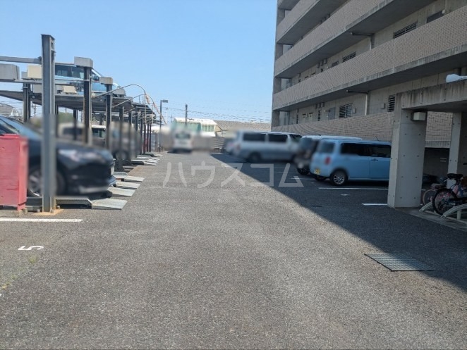 20/28 駐車場