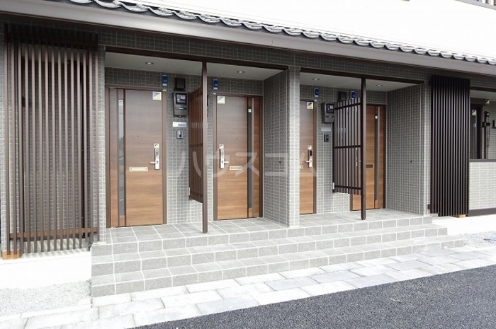 15/19 エントランス